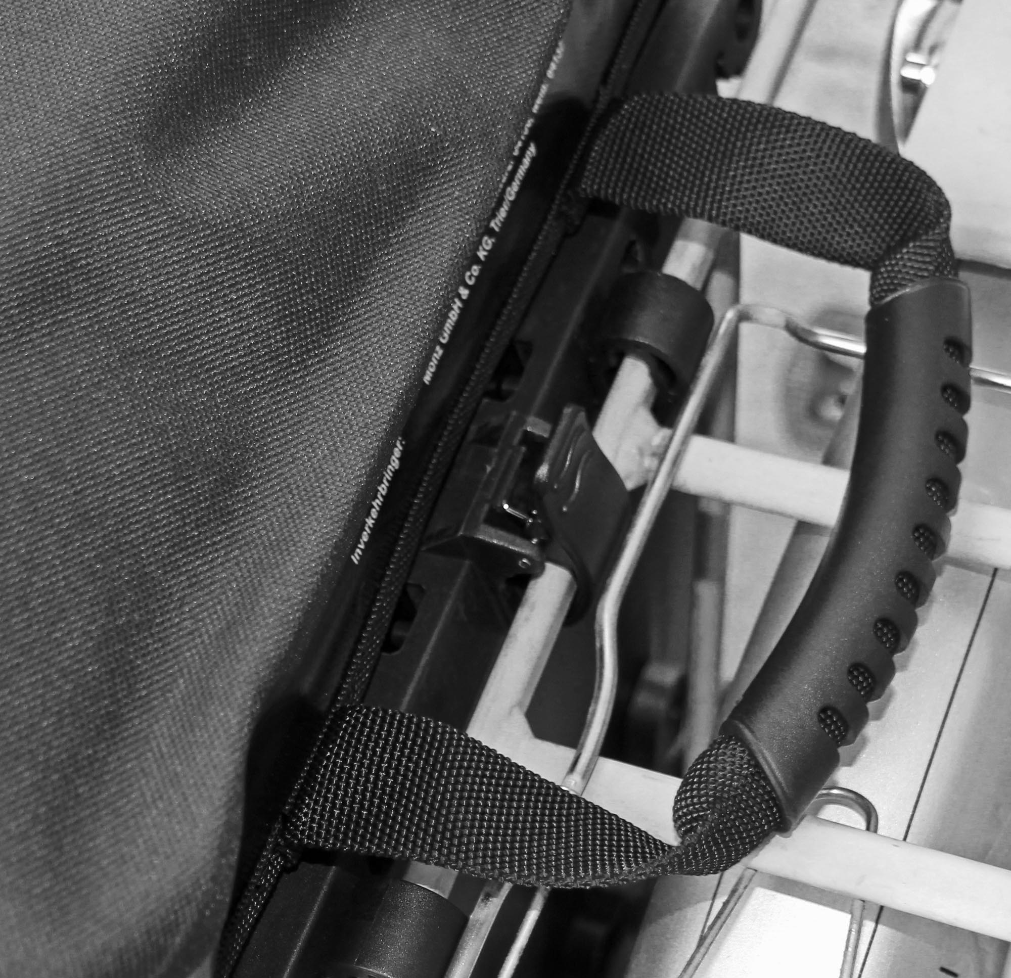 IDEALE HITEC Fahrradtasche Gepäcktasche schwarz/rot NEU