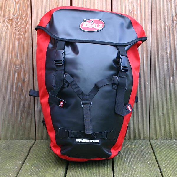 IDEALE HITEC Fahrradrucksack Rucksack schwarz/rot NEU