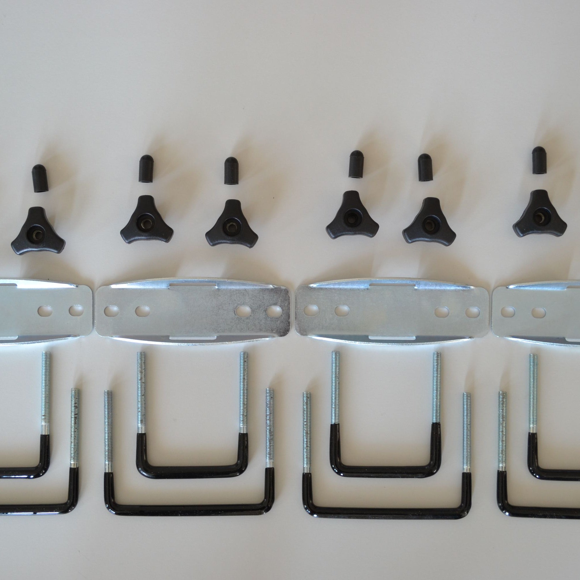 Dachbox/Gepäckbox/Dachkoffer/Autobox CUBE 370 Liter schwarz glänzend