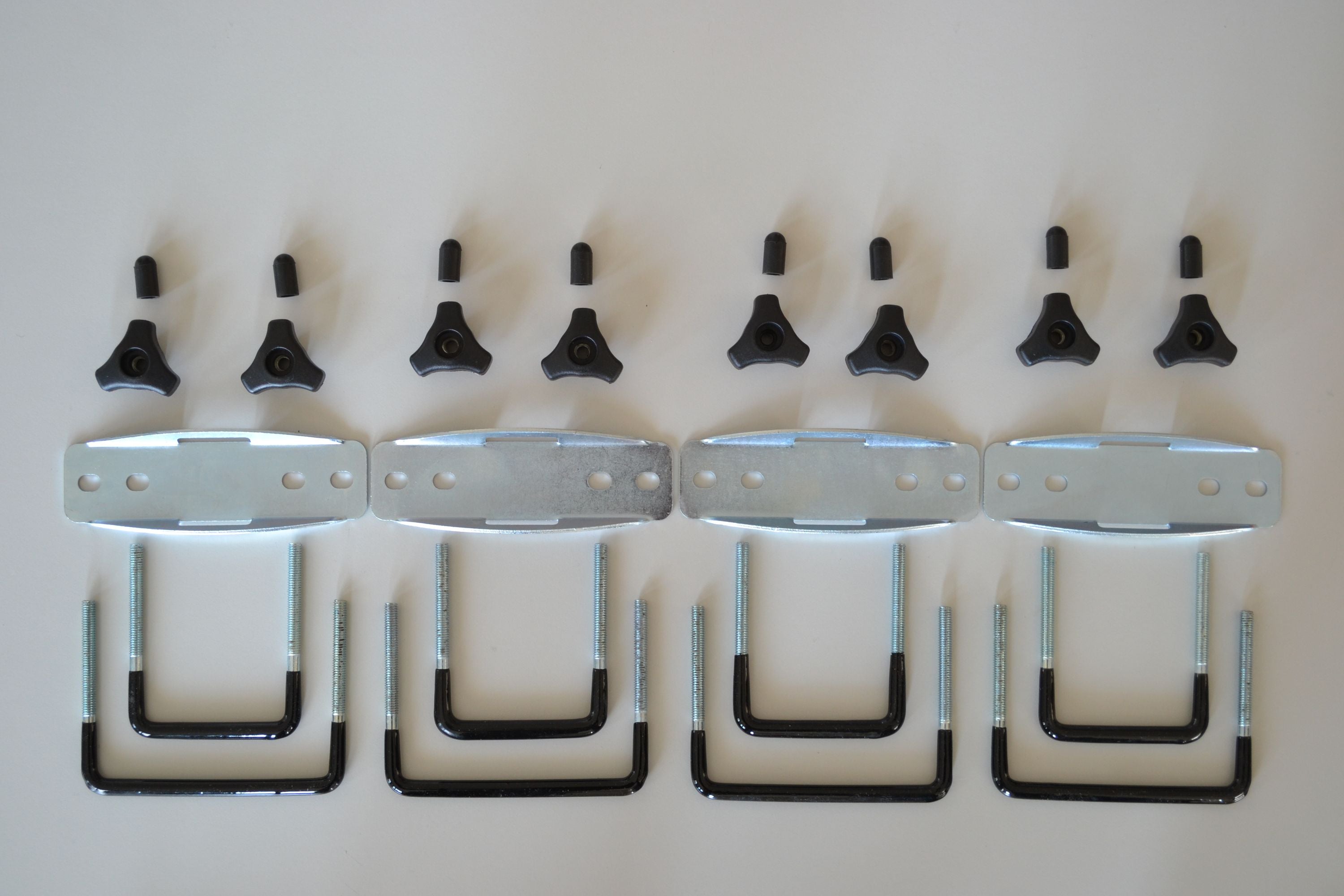 Dachbox/Gepäckbox/Dachkoffer/Autobox CUBE 370 Liter schwarz glänzend